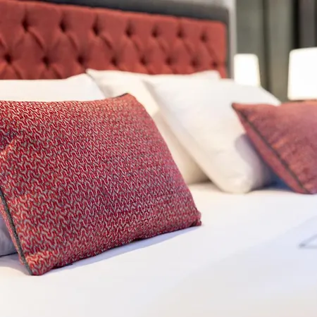 Motif Hotel