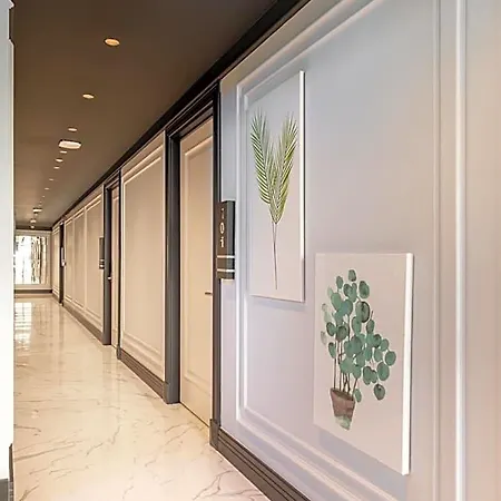 Hotel Motif *