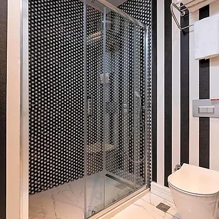 Motif Hotel