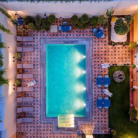 Hotel Motif