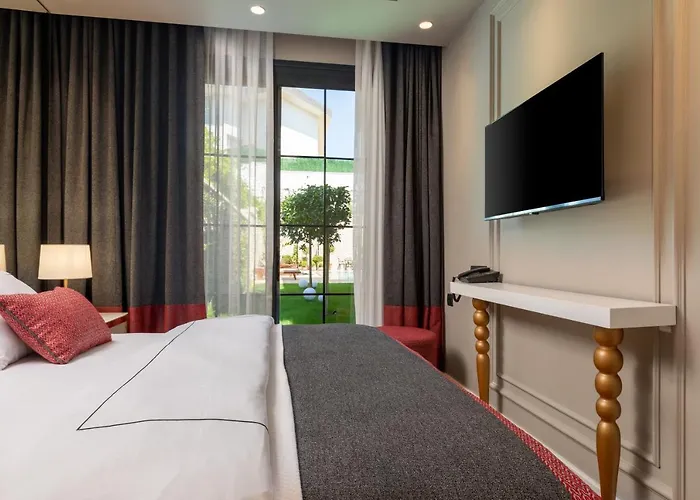 Motif Hotel